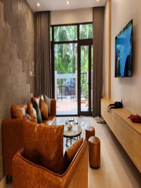 Villa Lotus - 6 Phòng Ngủ - Sát Biển - Đầy đủ tiện nghi